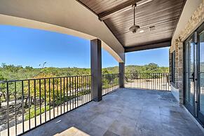 Helotes Hill Country Hideaway w/ 2 Decks!