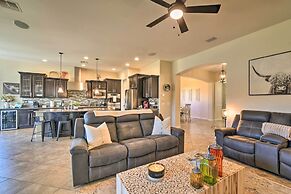 Pool, Fire Pit & Putting Green: Goodyear Retreat!