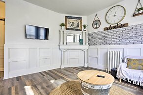 Chic Newark Escape w/ Balcony < 14 Mi to Nyc!