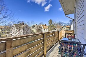 Chic Newark Escape w/ Balcony < 14 Mi to Nyc!