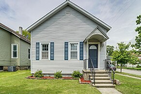 Manistee Home w/ Fire Pit ~ 2 Mi to Beach!