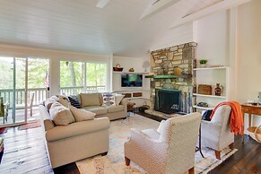 High-end Sapphire Retreat on Fairfield Lake!