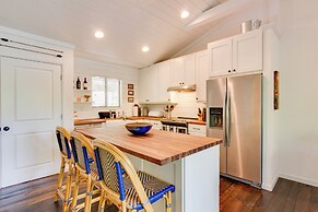 High-end Sapphire Retreat on Fairfield Lake!