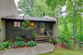 High-end Sapphire Retreat on Fairfield Lake!