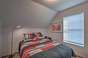 Cozy Cedar Rapids Pad - 2 Blocks to Mercy Care!