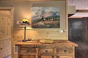 Coconino Cabin w/ Kayaks ~ 13 Mi to Reservoir