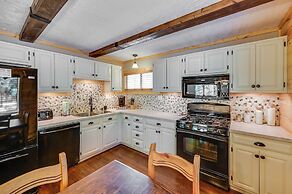 Coconino Cabin w/ Kayaks ~ 13 Mi to Reservoir