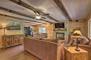 Coconino Cabin w/ Kayaks ~ 13 Mi to Reservoir