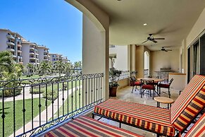 Villa La Estancia Condo W/pools, Hot Tub & Balcony