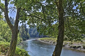 Waterfront Troutdale Hideaway: Sandy River Fishing