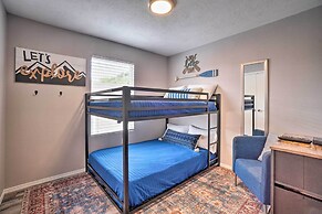 Modern Condo w/ Deck ~ 7 Mi To Branson Landing!