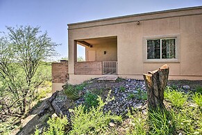 Relaxing Green Valley Townhome ~ 30 Mi to Tucson!