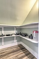 Old Orchard Beach Apartment - Quick Walk to Beach!