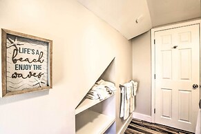 Old Orchard Beach Apartment - Quick Walk to Beach!