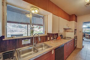 Rustic & Western House on Lake - Swim & Fish!