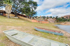 Rustic & Western House on Lake - Swim & Fish!