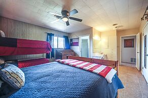 Rustic & Western House on Lake - Swim & Fish!