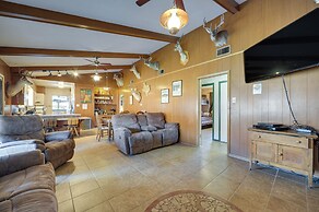Rustic & Western House on Lake - Swim & Fish!