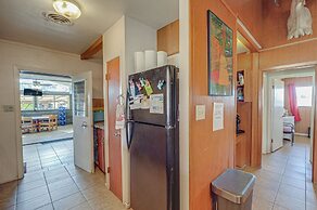 Rustic & Western House on Lake - Swim & Fish!