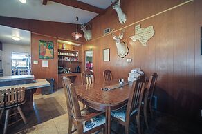 Rustic & Western House on Lake - Swim & Fish!