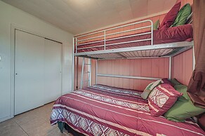 Rustic & Western House on Lake - Swim & Fish!