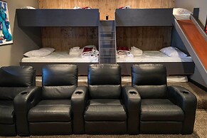 Group Ski Getaway Near the Base of Chairlift 8!