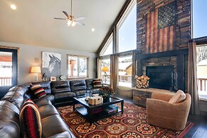 Group Ski Getaway Near the Base of Chairlift 8!