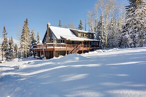Group Ski Getaway Near the Base of Chairlift 8!
