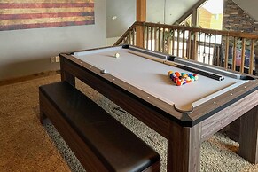 Group Ski Getaway Near the Base of Chairlift 8!