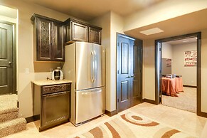 Group Ski Getaway Near the Base of Chairlift 8!