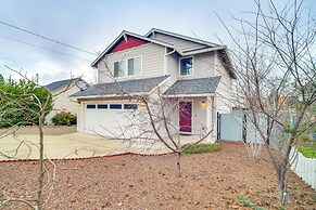 Welcoming Medford Home Near Parks & Downtown!