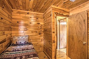 Cozy Starlight Cabin: ~ 6 Miles to Beavers Bend!