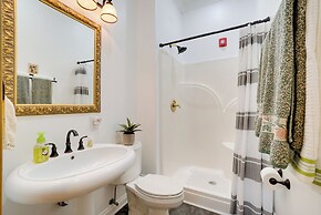 Spacious Mcarthur Home: Private Hot Tub + Pond!