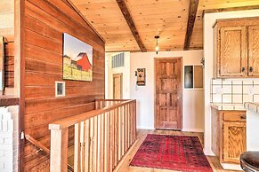 Groveland Cabin w/ Outdoor Perks & Game Room