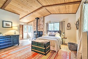 Groveland Cabin w/ Outdoor Perks & Game Room