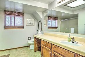 Groveland Cabin w/ Outdoor Perks & Game Room