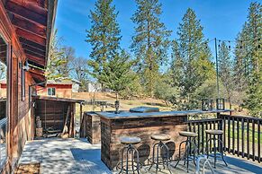 Groveland Cabin w/ Outdoor Perks & Game Room