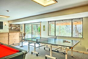 Groveland Cabin w/ Outdoor Perks & Game Room