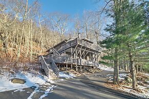 Rustic Getaway With Fireplace - Walk to Slopes!