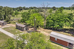 Lake Fork Tiny Home: Outdoor Dining & Grill!