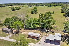 Lake Fork Tiny Home: Outdoor Dining & Grill!