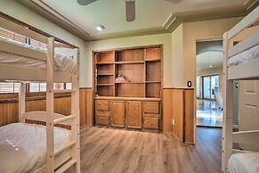 Moses Lake Retreat w/ Salt Water Hot Tub!