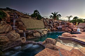 Near Golf: Glendale Oasis w/ Pool & Hot Tub!