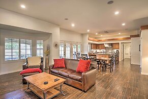 11 Mi to Phoenix: Tempe Escape w/ Patio & Bar!