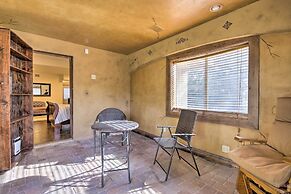 11 Mi to Phoenix: Tempe Escape w/ Patio & Bar!