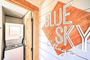 'blue Sky Cottage:' Romantic Retreat w/ Mtn Views!