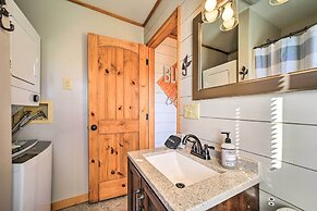 'blue Sky Cottage:' Romantic Retreat w/ Mtn Views!