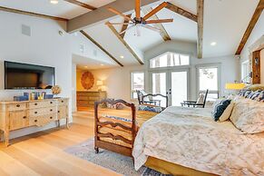 Vail Mountain Retreat w/ Hot Tub & Deck!