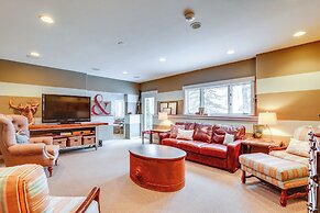 Vail Mountain Retreat w/ Hot Tub & Deck!