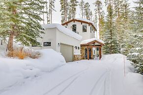 Vail Mountain Retreat w/ Hot Tub & Deck!